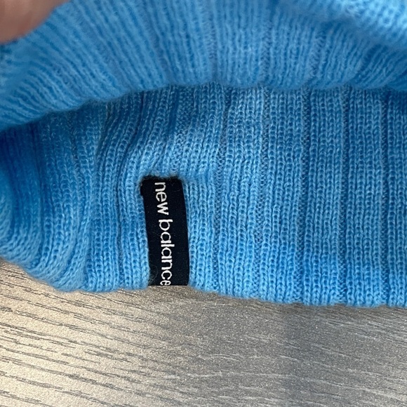 New Balance Blue Pom Beanie - Picture 3 of 5